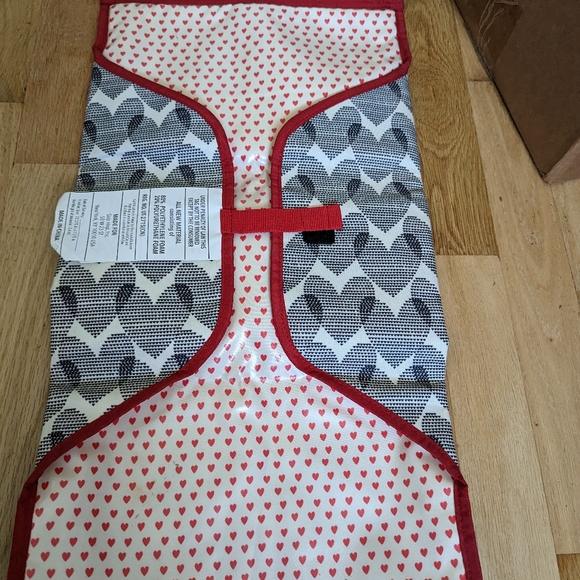 Skip Hop Diaper Clutch Changing Station - Picture 5 of 9